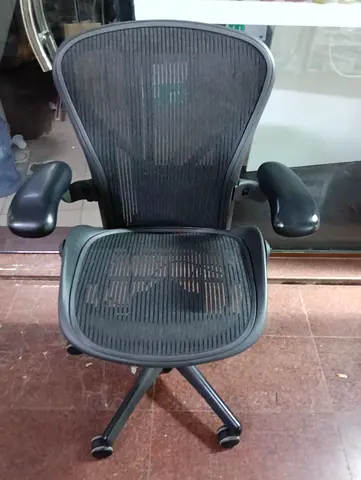 Herman Miller Aeron office chair for selling.fully loaded