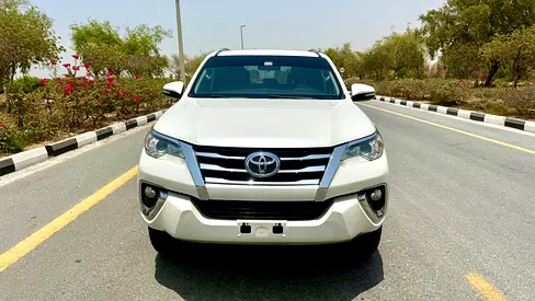 2016 Toyota FORTUNER — миниатюра 2
