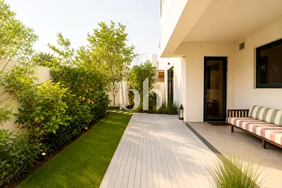 Largest Plot | Single Row | Corner and End Unit