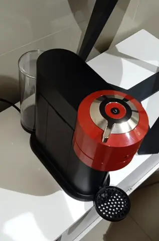 Single-serve capsule coffee machine — compact and working
