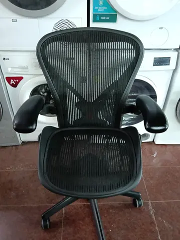 Herman Miller Aeron office chair for selling.fully loaded