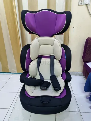 Baby car seater