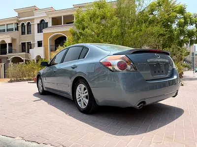 Super clean Nissan Altima full options sunroof