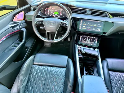 Audi e-tron 55 quattro Sport, миниатюра 11