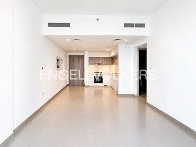 Close to Park | Vacant | Spacious Layout