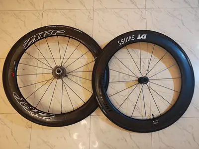 Rear wheel Zipp 404 Carbon Wheel Rim brake and DT SWISS ARC 1100 DICUT 50 FRONT WHEEL Rim brake