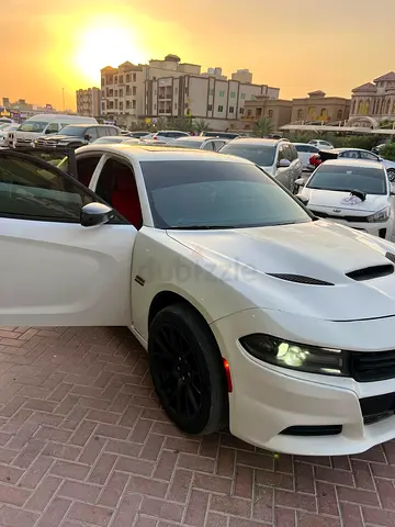Dodge Charger SXT 2015 Canadian Specs - Well Maintained