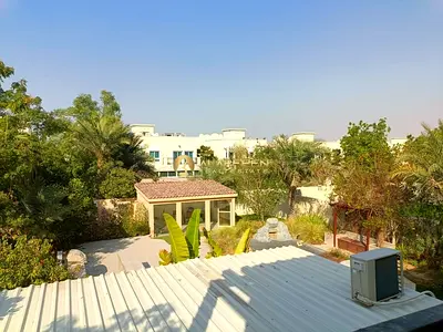 Fully Upgraded | 3Br+Maid | Private garden