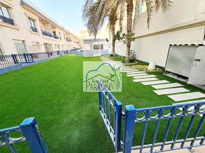 away from fly zone/Private Entrance/3 Bedroom modern all master/fitted kitchen/shared swimming pool