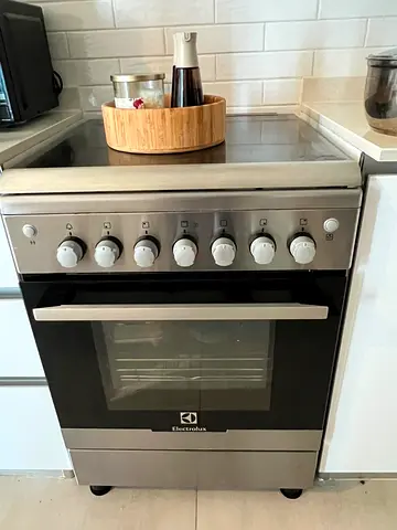 Electrolux 60x60cm Freestanding Cooker, Full Gas Cooking - Premium