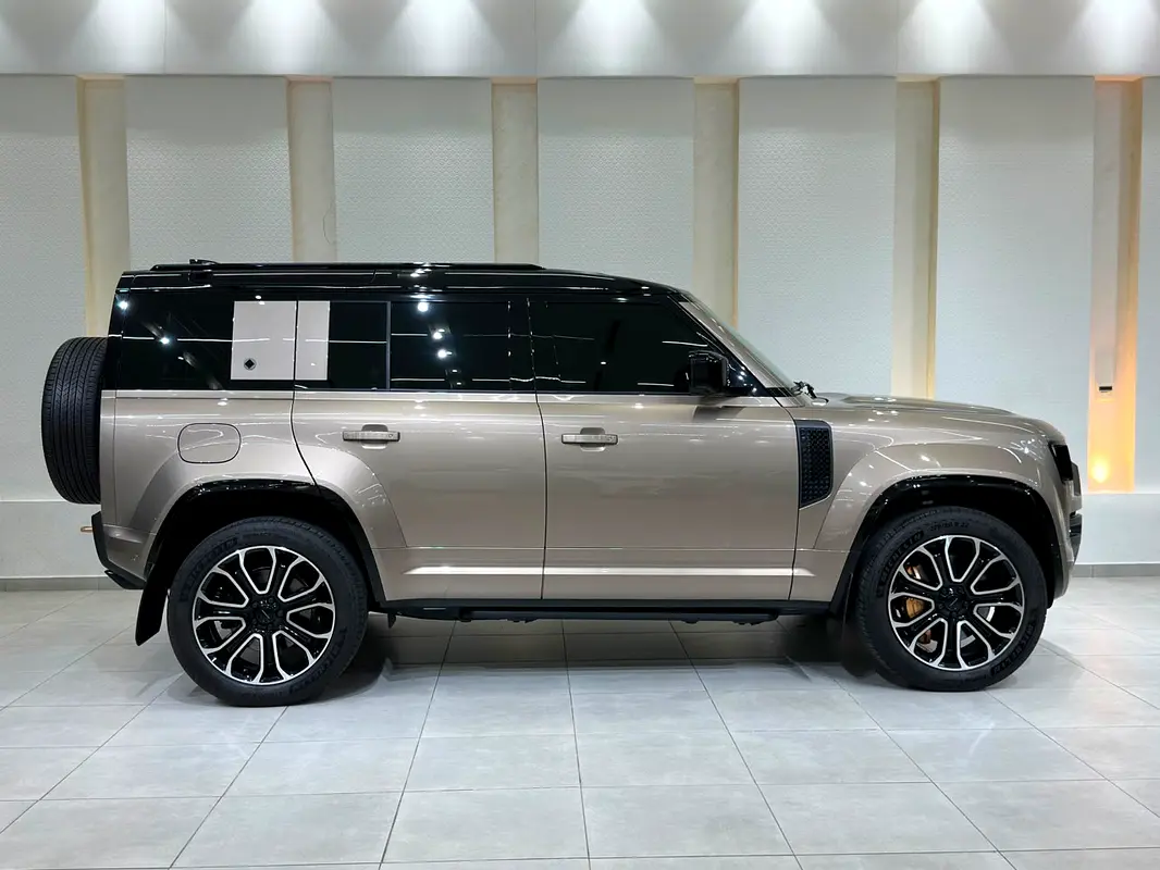 Land Rover Defender 2026
