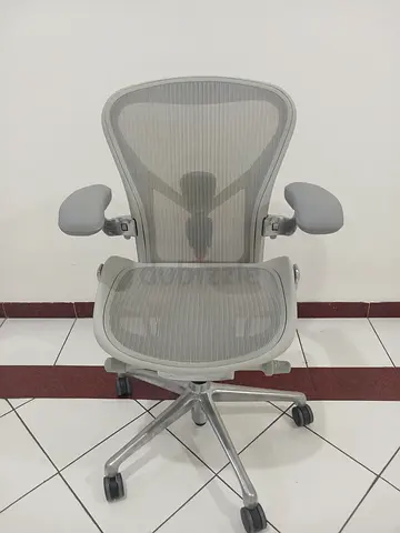 For Sale Aeron Remastered Herman miller Office Chair excellent condition ultimate comfort Type B Ful