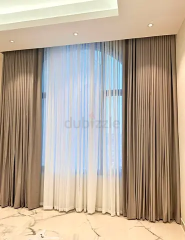 Curtain blinds