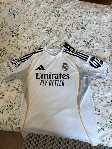 Original Adidas Real Madrid T-Shirt – Size M (Slim Fit)