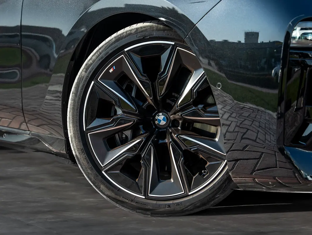 BMW 7-Series 2023