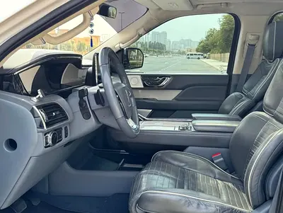 صورة 9 لـ 2019 Lincoln NAVIGATOR