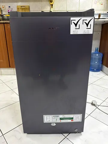 Upright single-door freezer/refrigerator - used