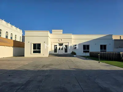 SINGLE STORIE VILLA WITH POOL- WELL MAINTAINED