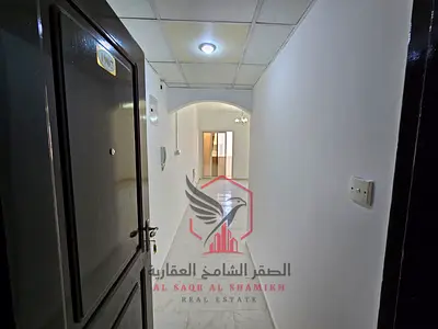 غرفتين وصاله ع شارع الملك فيصل بلكون وجيم ومسبح مجاني موقع مميز وحيوي قريب من كل الخدمات سهل الوصول الى دبي