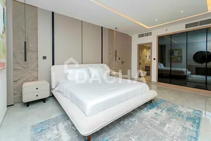 Upgraded | Vacant | Partial Sea View