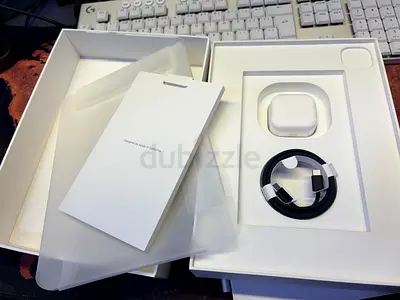 Apple ipad Pro m5 11 inch cellular original full box keyboard and apple pro pencil care+ may2028