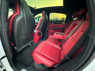 صورة 8 لـ 2020 Porsche CAYENNE
