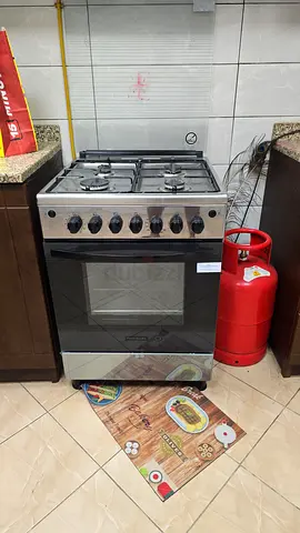 4-Burner Gas Cooker with Oven and Grill