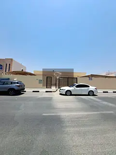 🏡 Villa for Rent in Sharjah 📍 Al Azra / Al Riqa Suburb Prime Location Located directly opposit