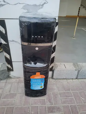 Bottom load water dispenser