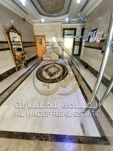 **شقة غرفتين وصالة للإيجار في أم طرافة، الشارقة | حمامان | بلكونة | تكييف وغاز مركزي | الدفع 4 أو 6 دفعات**