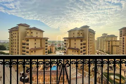 High Floor | Bright | Golf Course and Pool View