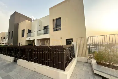 SPACIOUS LIVING | VACANT | UNFURNISHED