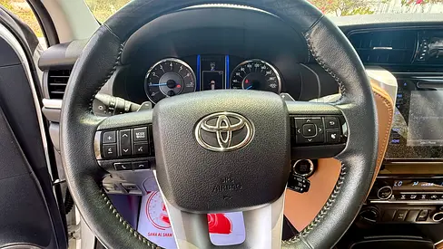 2016 Toyota FORTUNER — миниатюра 11