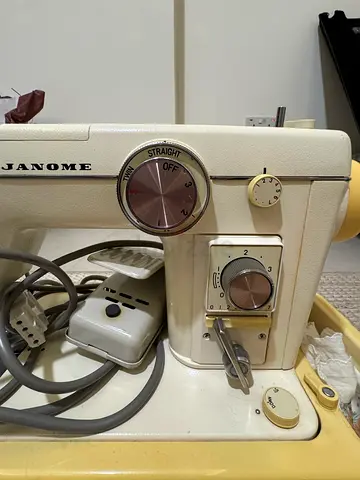 Janome vintage sewing machine - working condition