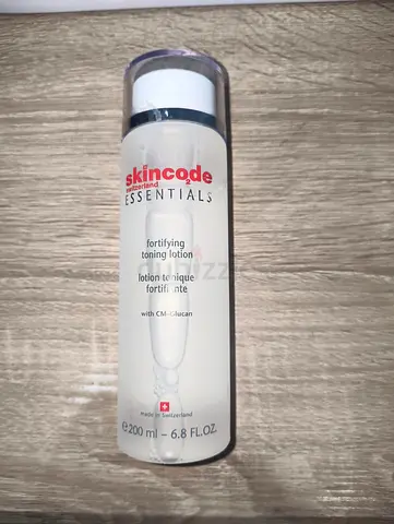 Skincode Essentials Fortifying Toning Lotion, Exfoliating Toner With Lactic Acid 200ml