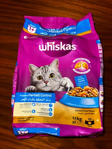 Whiskas Dry CAT FOOD HairBall Control Tuna & Chicken Flavor Dry CAT FOOD 1.1KG x 23 (Description)