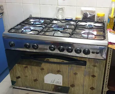 5-burner Gas Cooker with Oven - Used, Working Condition