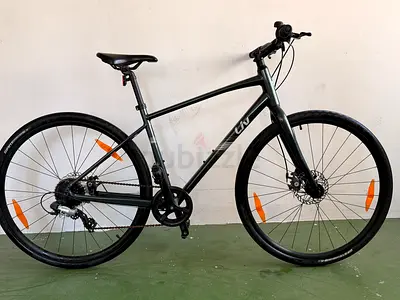 Giant Liv Alight 4 Hybrid Bike – Medium Frame | Disc Brakes Ride with confidence on one of the world