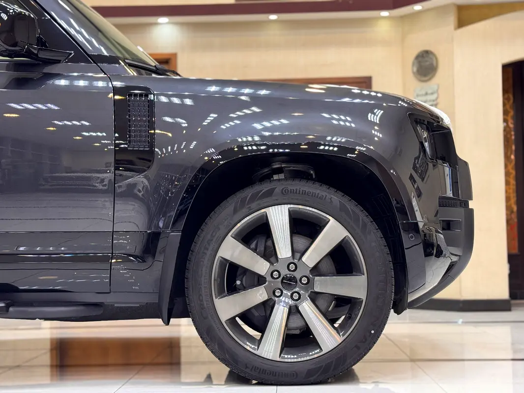 Land Rover Defender 2026
