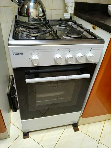 Nikai freestanding gas oven with 4 burners