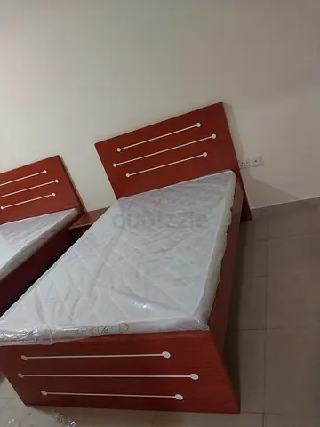 Single wooden bed with mattress - set of 2 (good condition)