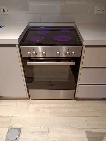 SIEMENS Brand Latest Model Electric Ceramic 4 Hobs Ceramic Cooker Size 60 X 60cm