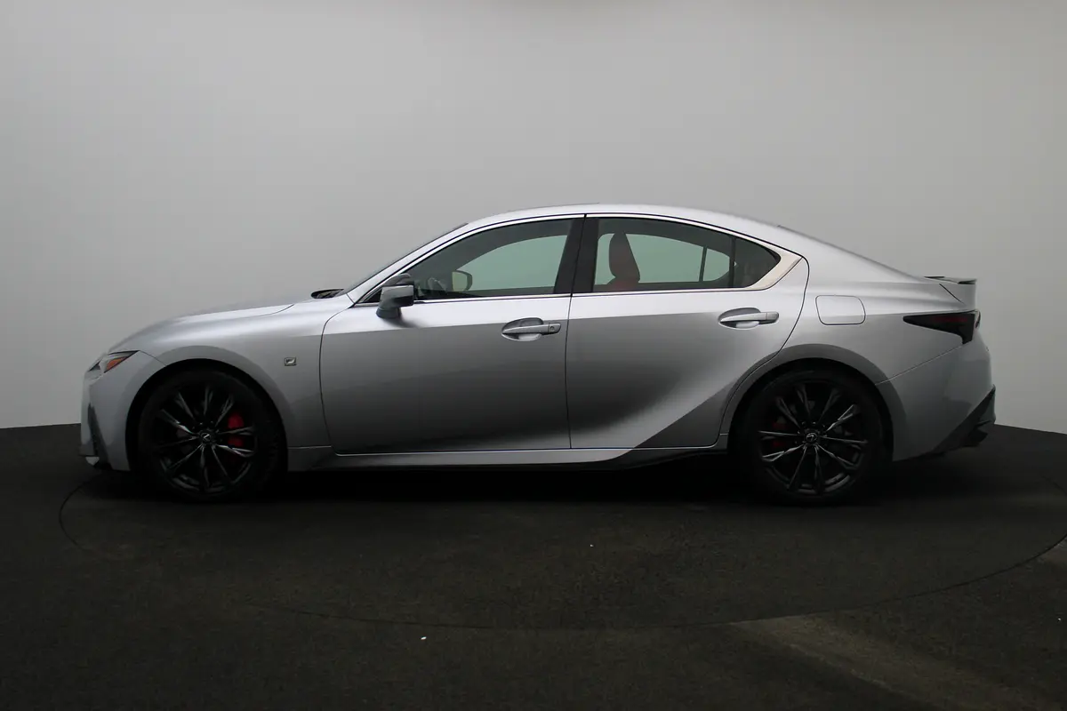 Lexus IS-Series 2023