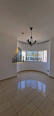 البيت الملكي للعقارات تقدم لكم شقة للايجار السنوي (القصباء) النسر بلازا المنطقة :المجاز3 غرف عدد:1ماستر الحمامات :2 تكيف : مركزي السعر :42000 الدفعات :4 باركن مسبح 2: جيم 2