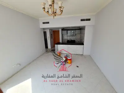 اطلالة بحرية شقة غرفة وصالة تكييف علي المالك جيم ومسبح وشهر مجاناً تسهيلات في السداد موقع مميز سهل المخرج علي دبي