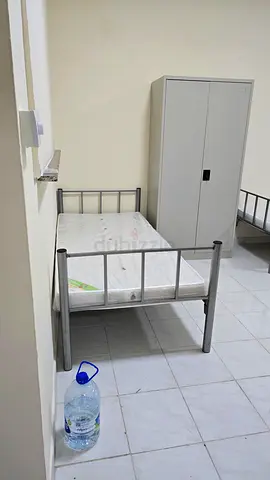 Executive bedspace available for Female, Close to metro