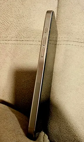 Apple iPhone 16 Pro max dessert titanum