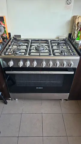 Bosch 5 Gas Burner Cooker and Oven