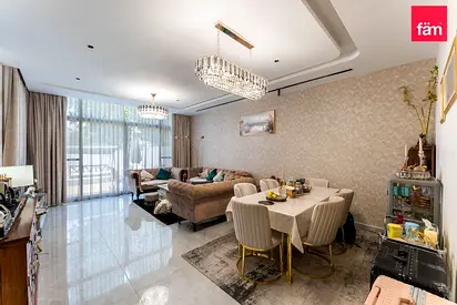Fully Upgraded | Single Row | Park & Pool