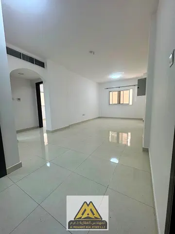 Huge 3BR Family Apartment (2 Master Beds) for Rent in Al Jurf 2, Ajman – 3 Baths & Prime Location